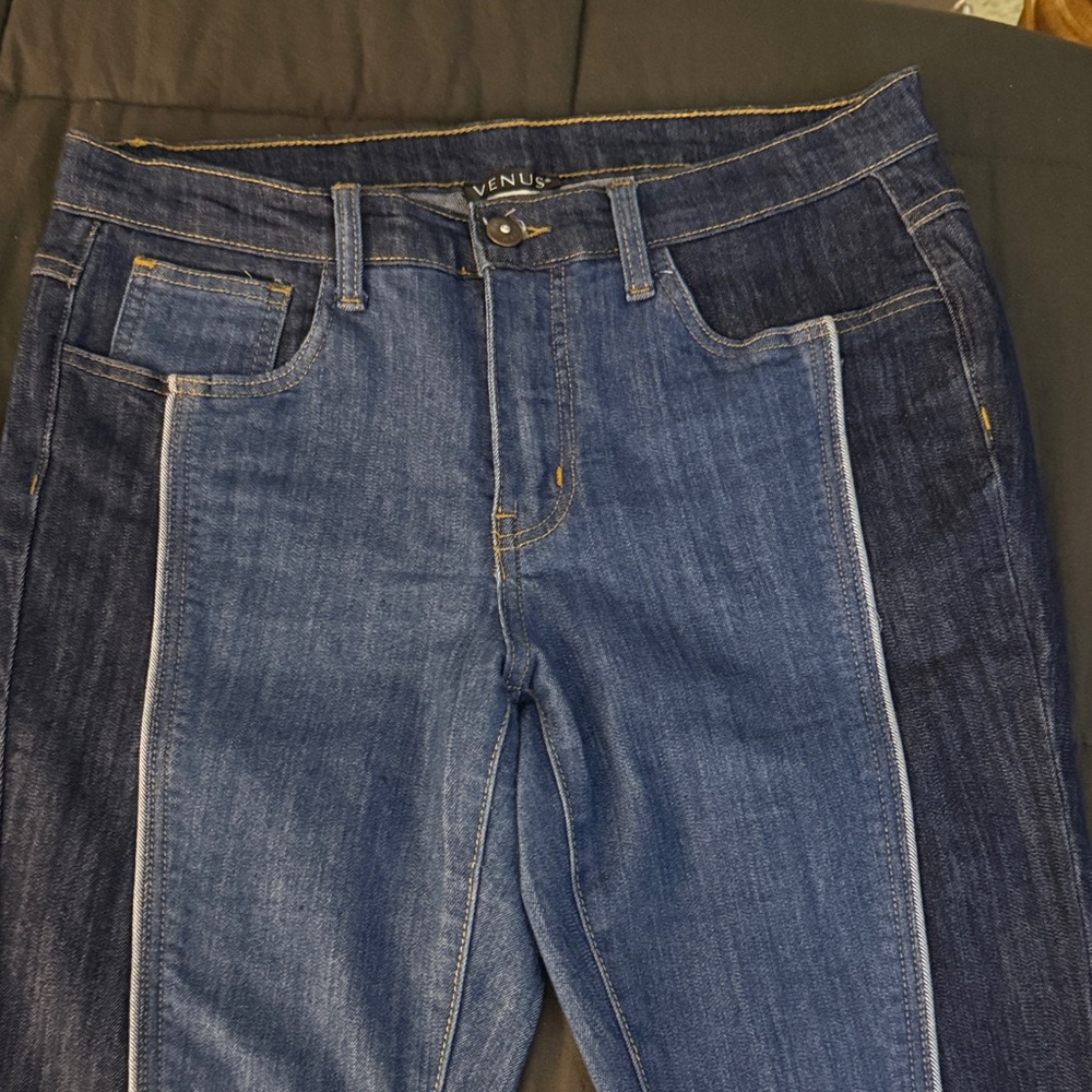 VENUS Two-Tone Blue Panel Slim Straight Jeans